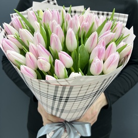 Букет из 45 розовых тюльпанов