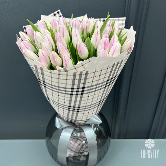 Букет из 45 розовых тюльпанов