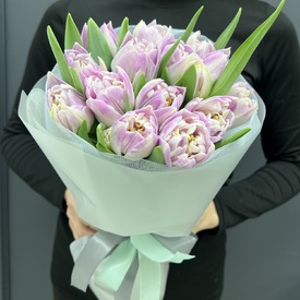 Букет из 15 пионовидных тюльпанов