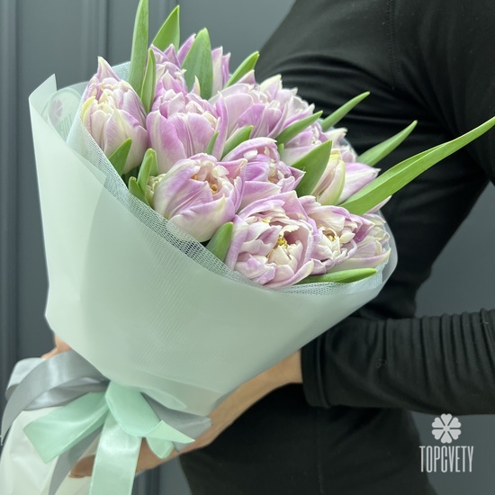Букет из 15 пионовидных тюльпанов