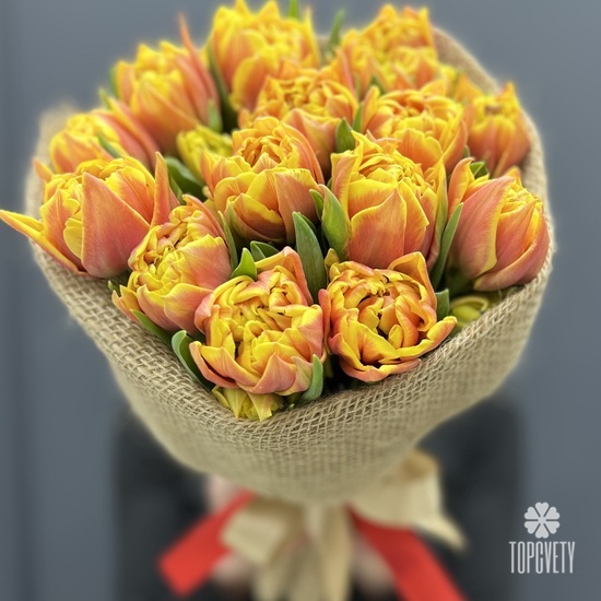 Букет из 15 пионовидных тюльпанов