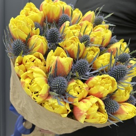 Букет из 25 пионовидных тюльпанов