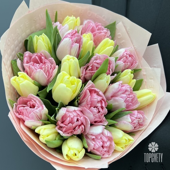 Букет из 21 пионовидного тюльпана