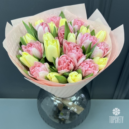 Букет из 21 пионовидного тюльпана