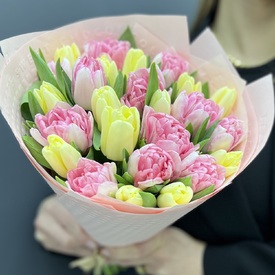 Букет из 21 пионовидного тюльпана