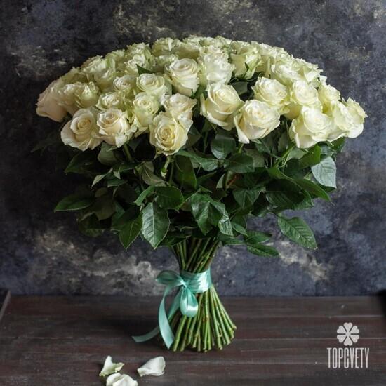 Букет из 51 белой розы Мондиаль 70см