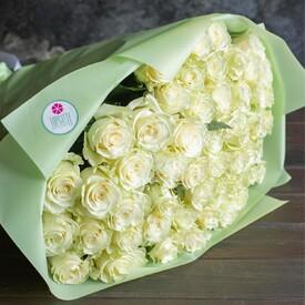 Букет из 51 белой розы Мондиаль 70см