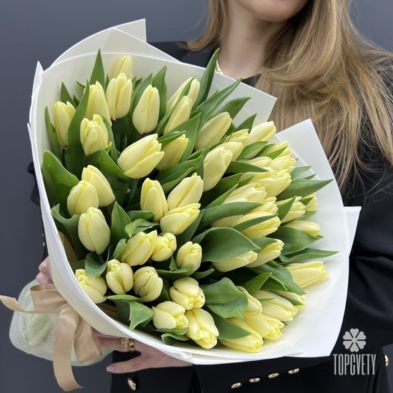 Букет из 51 тюльпана