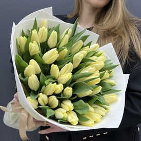 Букет из 51 тюльпана