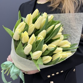 Букет из 35 желтых тюльпанов