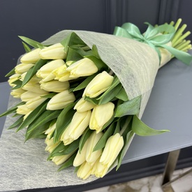 Букет из 35 желтых тюльпанов
