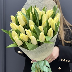 Букет из 35 желтых тюльпанов