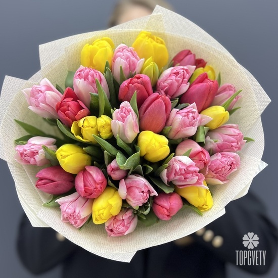Букет из 45 сортовых тюльпанов