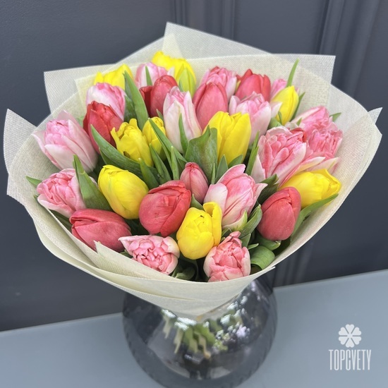 Букет из 45 сортовых тюльпанов