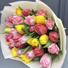 Букет из 45 сортовых тюльпанов