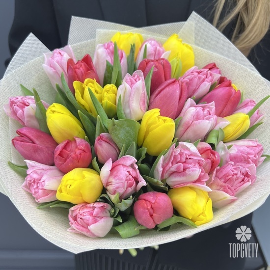 Букет из 45 сортовых тюльпанов