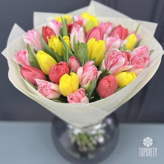 Букет из 45 сортовых тюльпанов