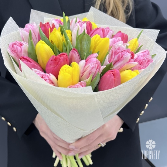Букет из 45 сортовых тюльпанов