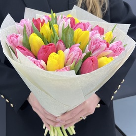 Букет из 45 сортовых тюльпанов