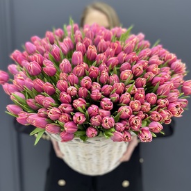 Корзина 251 пионовидный тюльпан