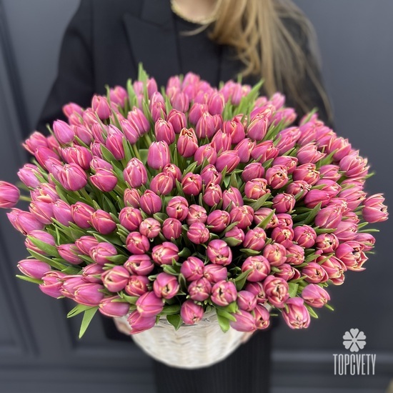 Корзина 251 пионовидный тюльпан