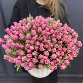 Корзина 251 пионовидный тюльпан