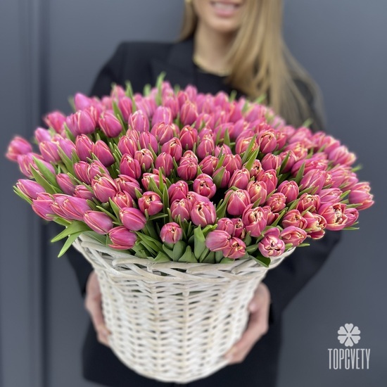 Корзина 251 пионовидный тюльпан