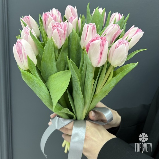 Букет из 15 розовых пионовидных тюльпанов