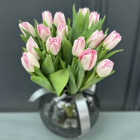 Букет из 15 розовых пионовидных тюльпанов