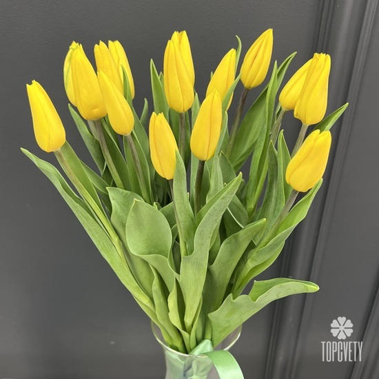 Букет из 15 желтых тюльпанов