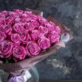 Букет из 51 розовой розы Кул Вотер 50см