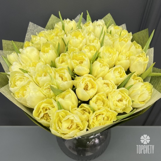 Букет из 51 желтых пионовидных тюльпанов