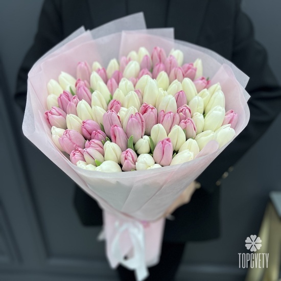 Букет из 101 белого и розового тюльпанов