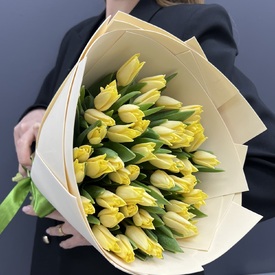 Букет из 51 желтого тюльпана