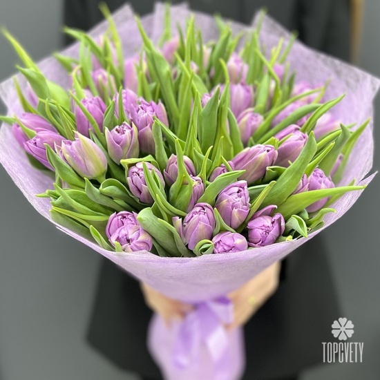 Букет из 55 сиреневых пионовидных тюльпанов
