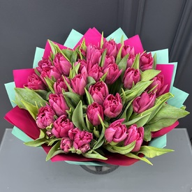 Букет из 35 розовых пионовидных тюльпанов