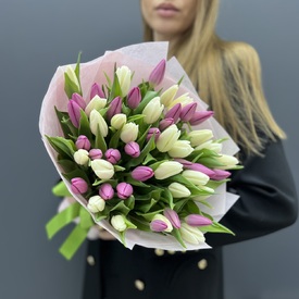 Букет из 51 тюльпана