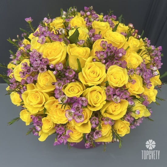 Композиция из  51 розы в шляпной коробке 