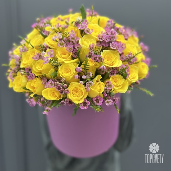 Композиция из  51 розы в шляпной коробке 