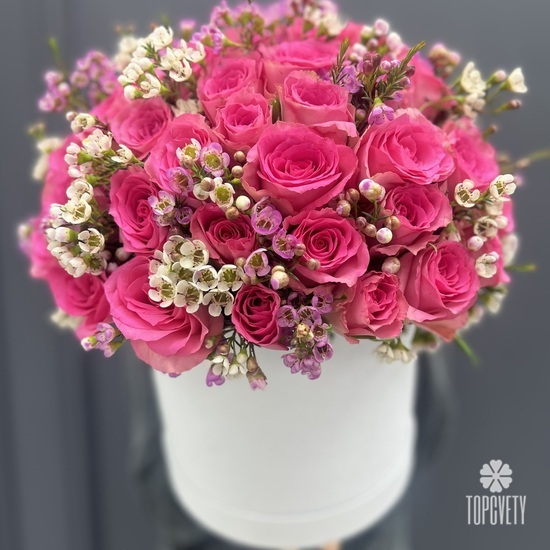 Композиция из  51 розы в шляпной коробке 