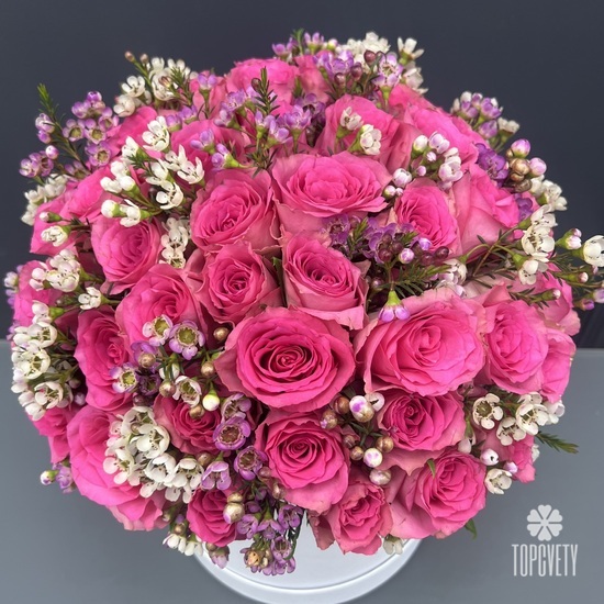 Композиция из  51 розы в шляпной коробке 