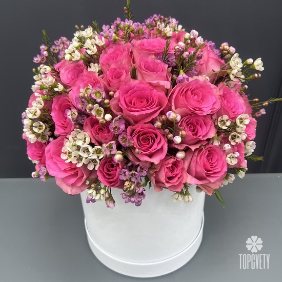 Композиция из  51 розы в шляпной коробке 