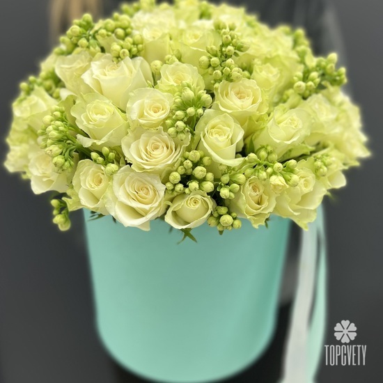 Букет из  51 розы в шляпной коробке 