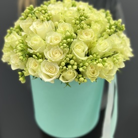 Букет из  51 розы в шляпной коробке 