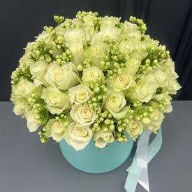 Букет из  51 розы в шляпной коробке 