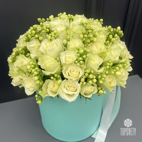 Букет из  51 розы в шляпной коробке 