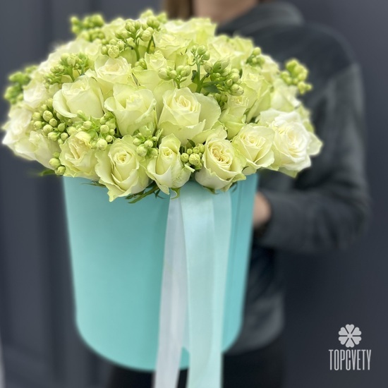 Букет из  51 розы в шляпной коробке 