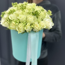 Букет из  51 розы в шляпной коробке 