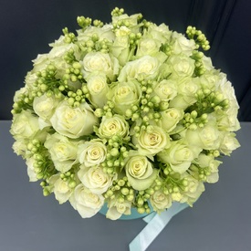 Букет из  51 розы в шляпной коробке 