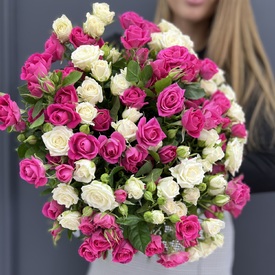 Букет из 35 кустовых роз микс 50см